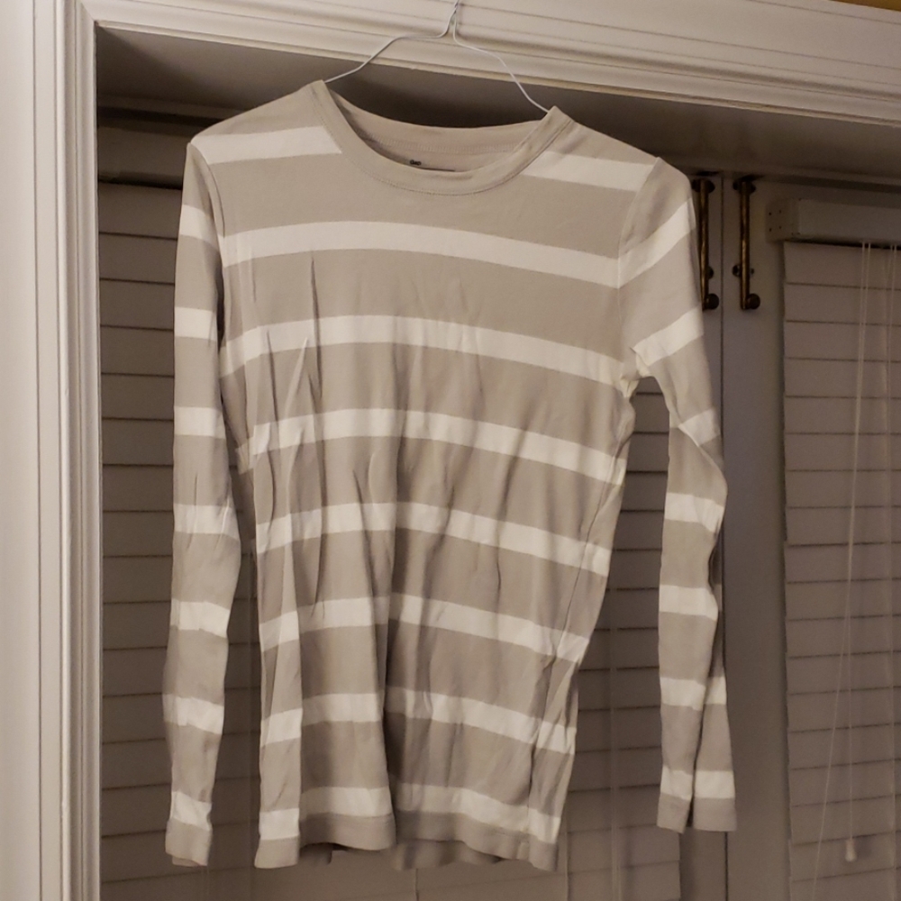 Ladies Gap shirt large